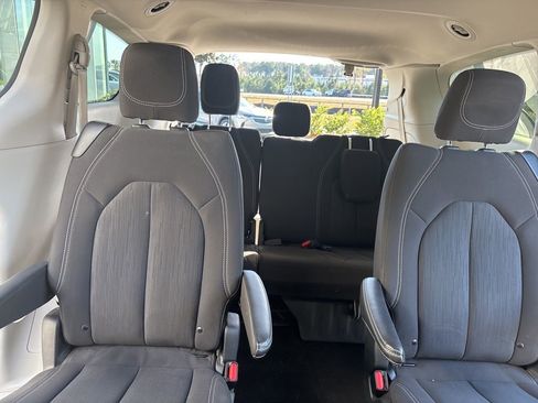 Used 2024 Chrysler Voyager LX FWD image 29