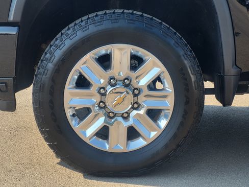 Used 2024 Chevrolet Silverado 2500 High Country w/ High Country Premium Package AWD/4WD image 10