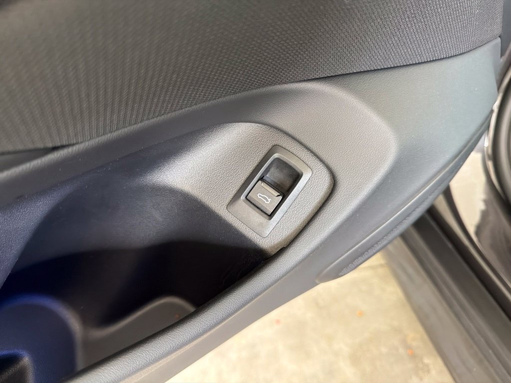 Used 2024 BMW i5 eDrive40i w/ Premium Package RWD image 40