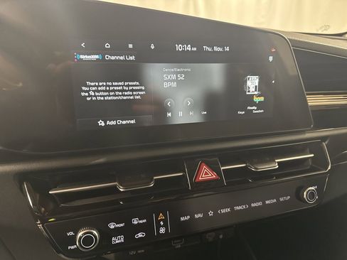 Certified 2025 Kia Niro SX Touring image 21