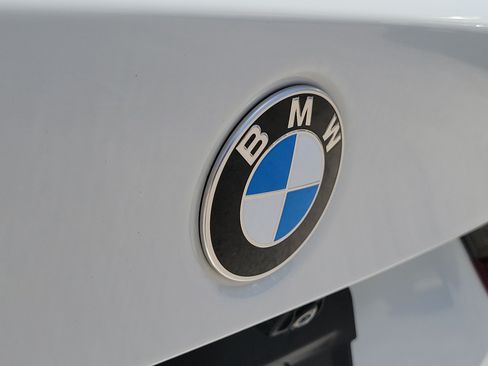 Used 2023 BMW 330i Sedan w/ Premium Package RWD image 10