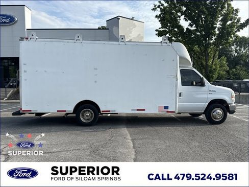 Used 2013 Ford E-350 and Econoline 350 Super Duty RWD image 2