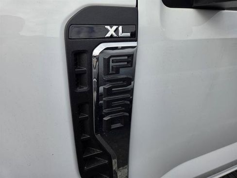 Used 2023 Ford F250 XL w/ XL Chrome Package AWD/4WD image 10