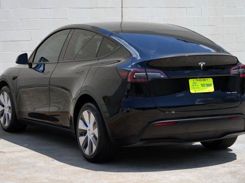Used 2022 Tesla Model Y Long Range AWD/4WD image 49