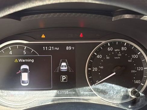 Used 2021 Nissan Versa SV FWD image 22