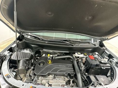Used 2025 Chevrolet Equinox LT FWD image 18