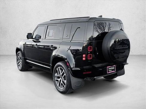 Used 2024 Land Rover Defender 110 X-Dynamic SE AWD/4WD image 5