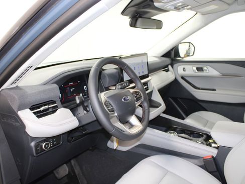 New 2026 Ford Explorer Active RWD image 22