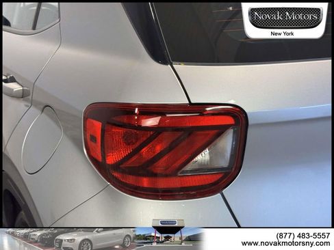 Used 2025 Hyundai Venue SEL FWD image 9