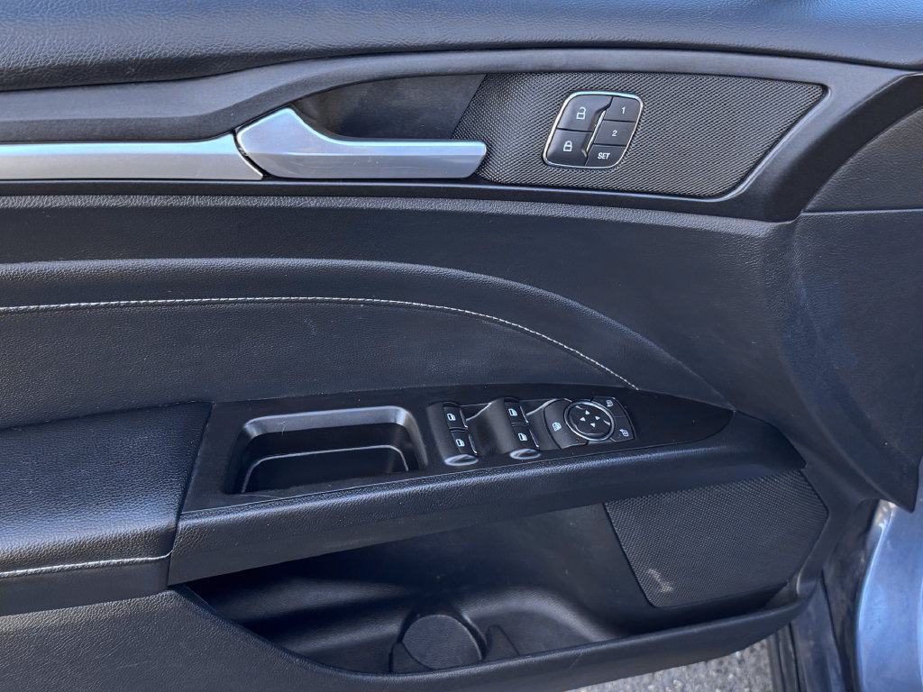 Used 2018 Ford Fusion Titanium AWD/4WD image 17