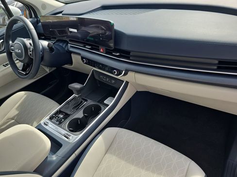 New 2026 Kia Carnival SX image 12