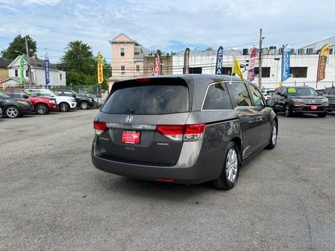 Used 2017 Honda Odyssey SE image 7