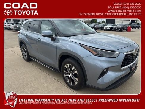 Used 2023 Toyota Highlander XLE FWD image 1