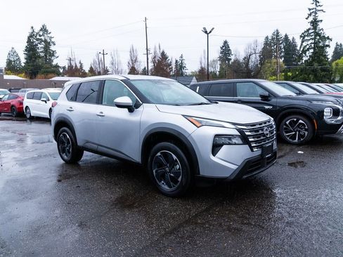 Used 2025 Nissan Rogue SV image 26