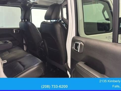 Used 2022 Jeep Wrangler Unlimited Sahara w/ Cold Weather Group image 33