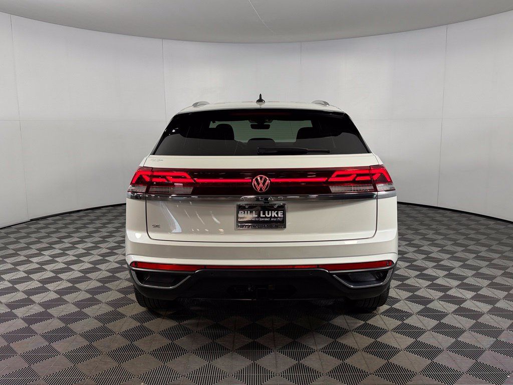 Used 2026 Volkswagen Atlas Cross Sport SE FWD image 8