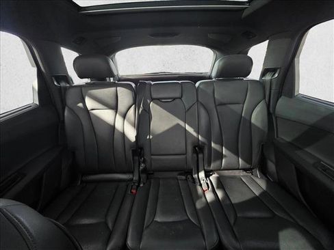 Used 2017 Audi Q7 3.0T Prestige w/ Prestige Package image 13