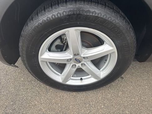 Used 2019 Ford Explorer XLT image 9