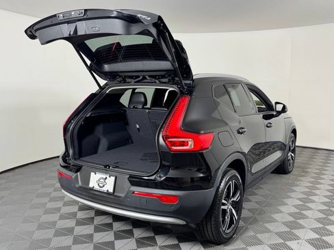 Certified 2023 Volvo XC40 B5 Core w/ Convenience Package AWD/4WD image 9