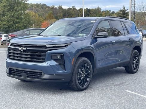 New 2026 Chevrolet Traverse LT w/ Midnight/Sport Edition image 3