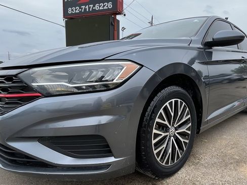 Used 2021 Volkswagen Jetta R-Line image 4