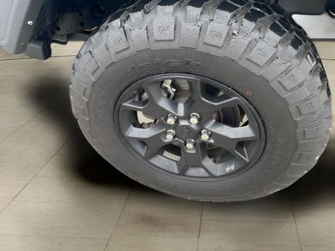 Used 2022 Jeep Wrangler Sport AWD/4WD image 7