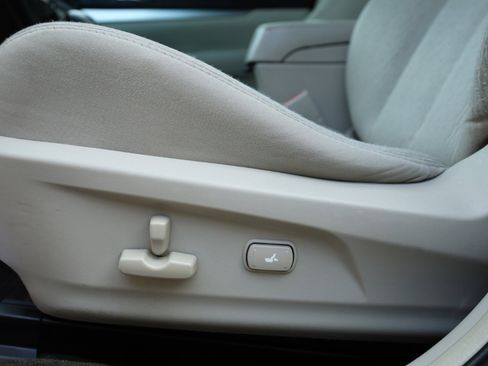 Used 2011 Subaru Legacy 2.5i Premium image 29