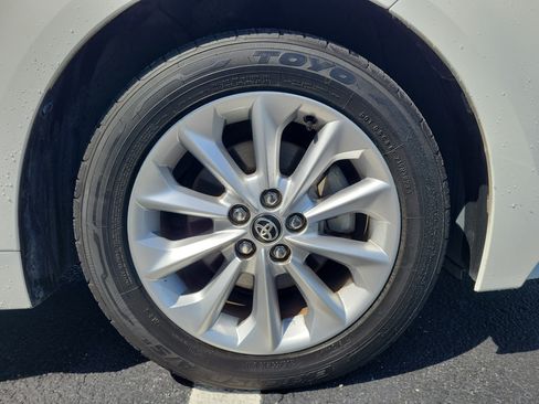 Used 2021 Toyota Corolla LE w/ LE Premium Package FWD image 8
