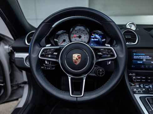 Certified 2024 Porsche 718 Boxster RWD image 6
