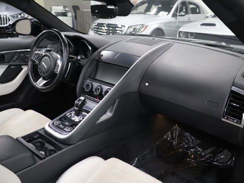 Used 2019 Jaguar F-TYPE Convertible image 24