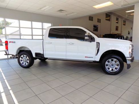 Used 2025 Ford F350 Lariat w/ Lariat Ultimate Package AWD/4WD image 14