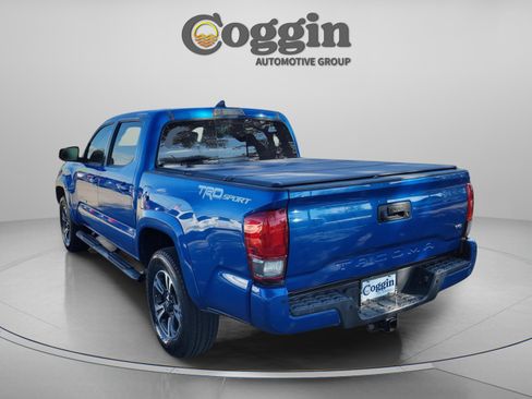 Used 2017 Toyota Tacoma SR5 image 2