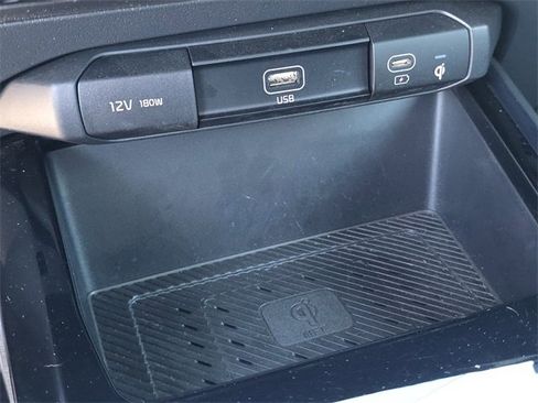 Certified 2024 Kia Niro SX image 28