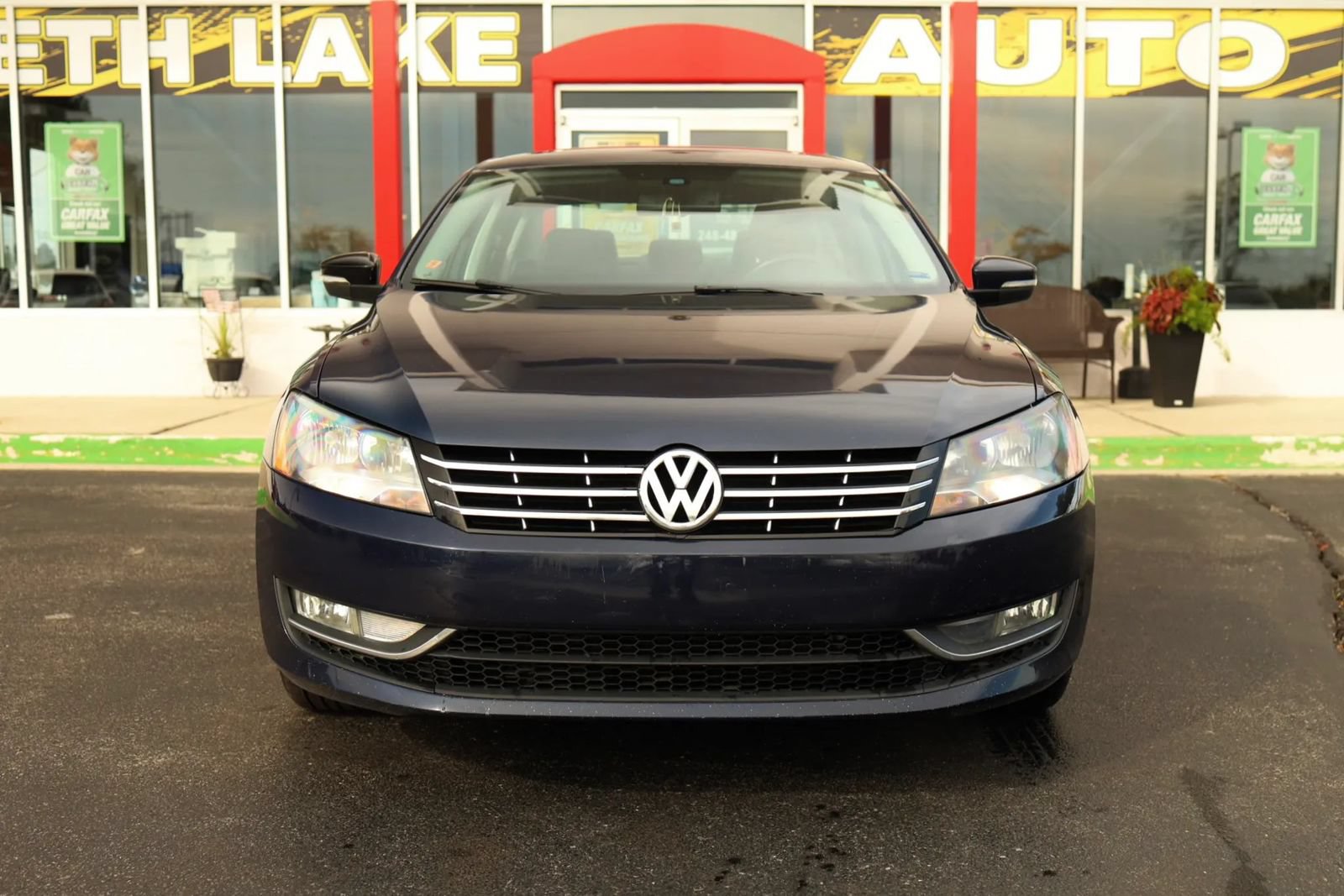 Used 2013 Volkswagen Passat 2.5 SEL Premium FWD image 2