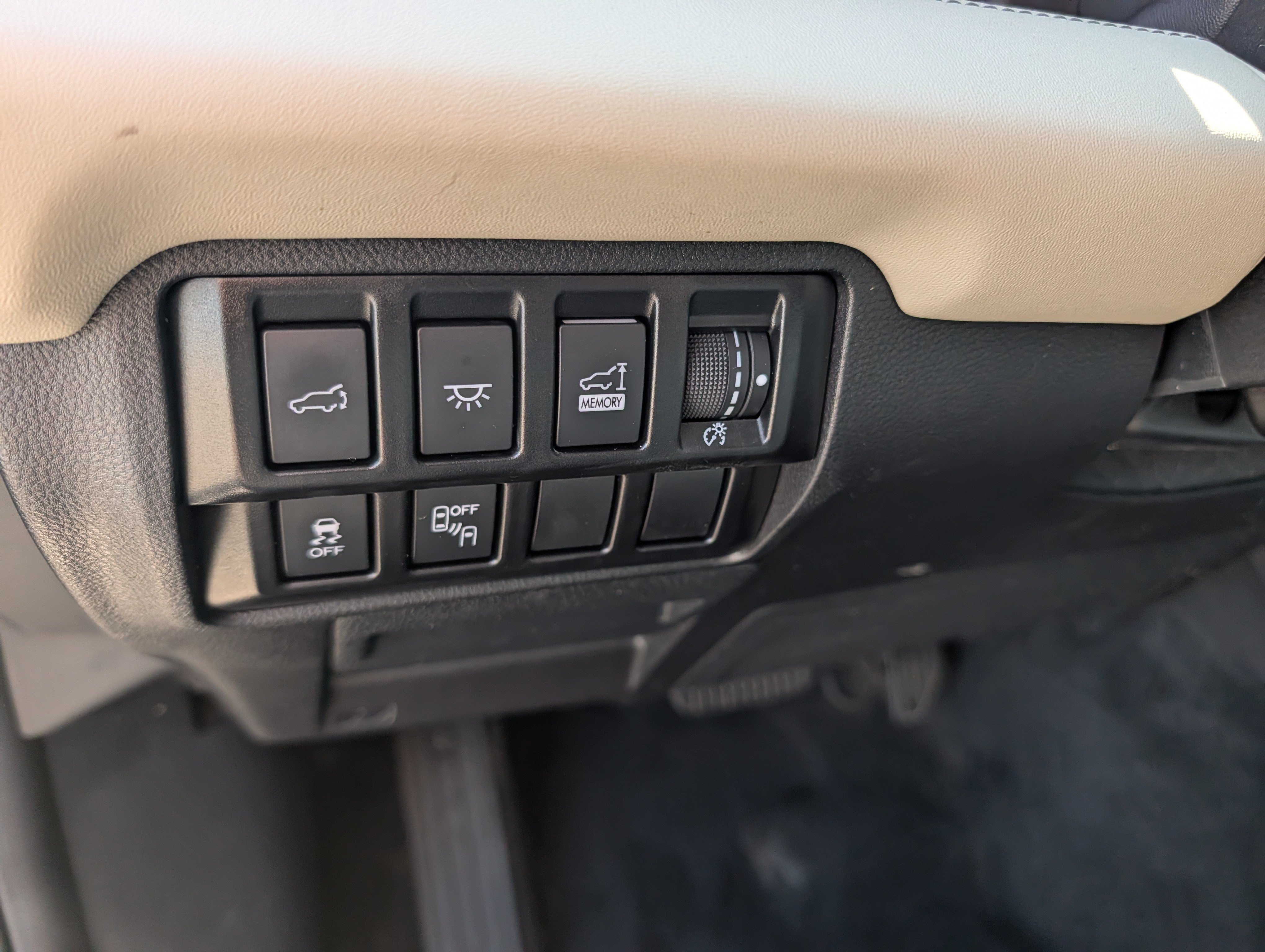 Used 2022 Subaru Ascent Limited w/ Technology Package AWD/4WD image 26
