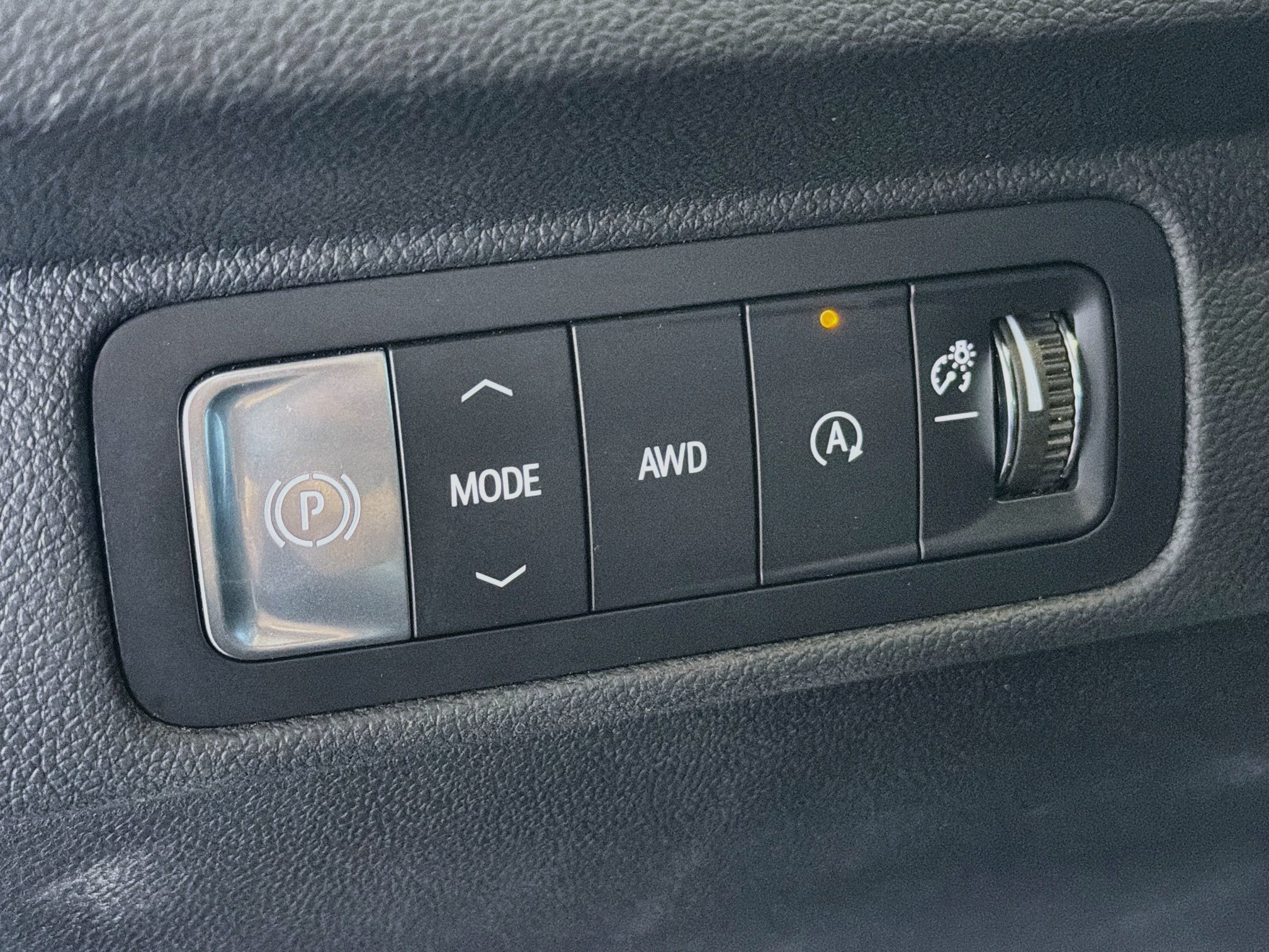 Used 2025 Chevrolet Traverse LT AWD/4WD image 16