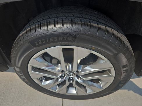 Used 2019 Toyota RAV4 Limited w/ Cold Weather Package AWD/4WD image 7