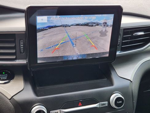 Used 2020 Ford Explorer XLT w/ Equipment Group 202A RWD image 7