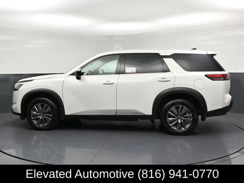 Used 2024 Nissan Pathfinder S AWD/4WD image 26