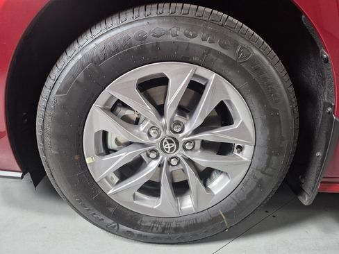 New 2026 Toyota Sienna XLE FWD image 10