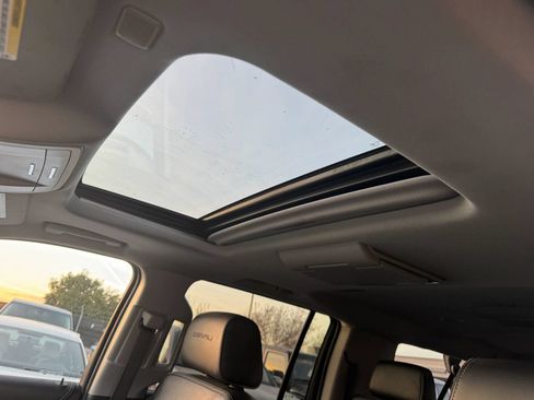 Used 2019 GMC Yukon XL Denali w/ Open Road Package RWD image 18