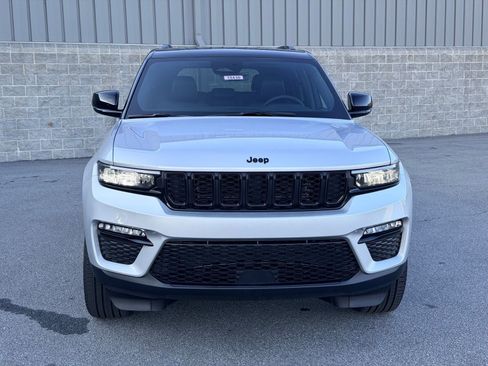 New 2025 Jeep Grand Cherokee Limited image 2