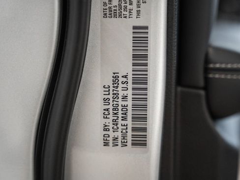 New 2025 Jeep Grand Cherokee L Limited w/ Luxury Tech Group II image 41