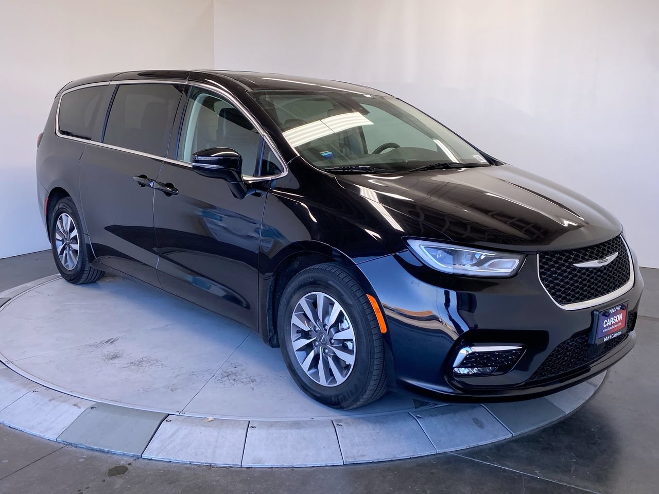Used 2024 Chrysler Pacifica Limited FWD image 7