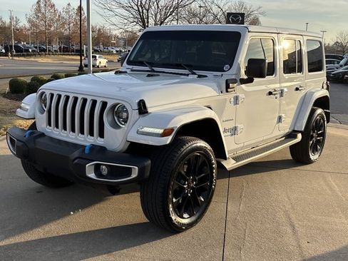 Used 2023 Jeep Wrangler Unlimited Sahara w/ Cold Weather Group image 12