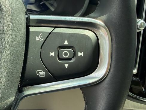 Certified 2024 Volvo XC40 B5 Plus w/ Protection Package Premier AWD/4WD image 24