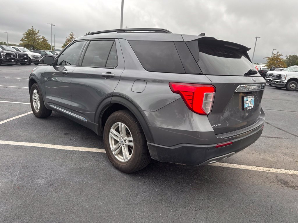Used 2022 Ford Explorer XLT w/ Equipment Group 202A AWD/4WD image 14