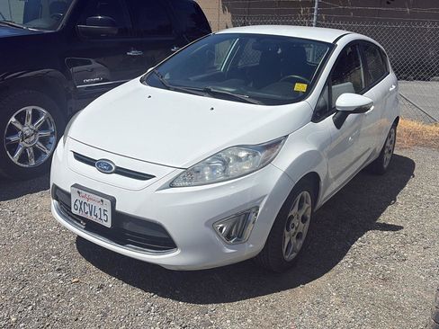 Used 2011 Ford Fiesta SES FWD image 1