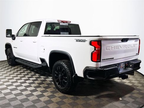 Used 2025 Chevrolet Silverado 2500 LTZ w/ LTZ Plus Package image 6
