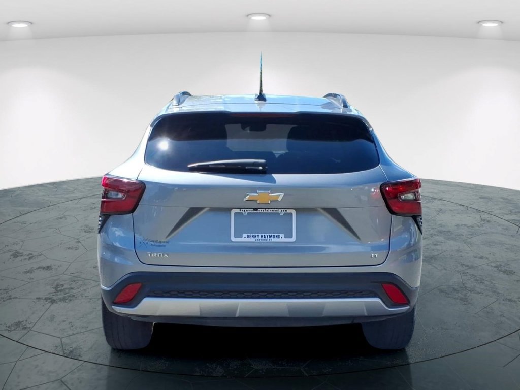 Used 2024 Chevrolet Trax LT w/ Driver Confidence Package FWD image 6